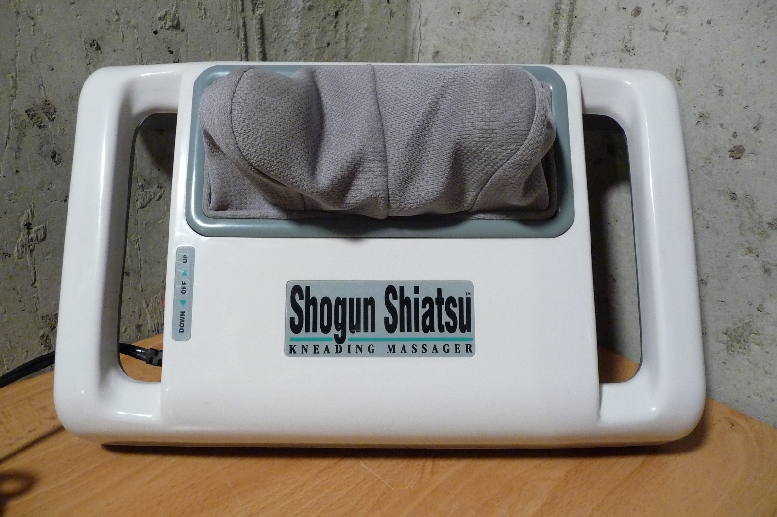 HOMEDICS SM-444 SHOGUN SHIATSU KNEADING BODY MASSAGER