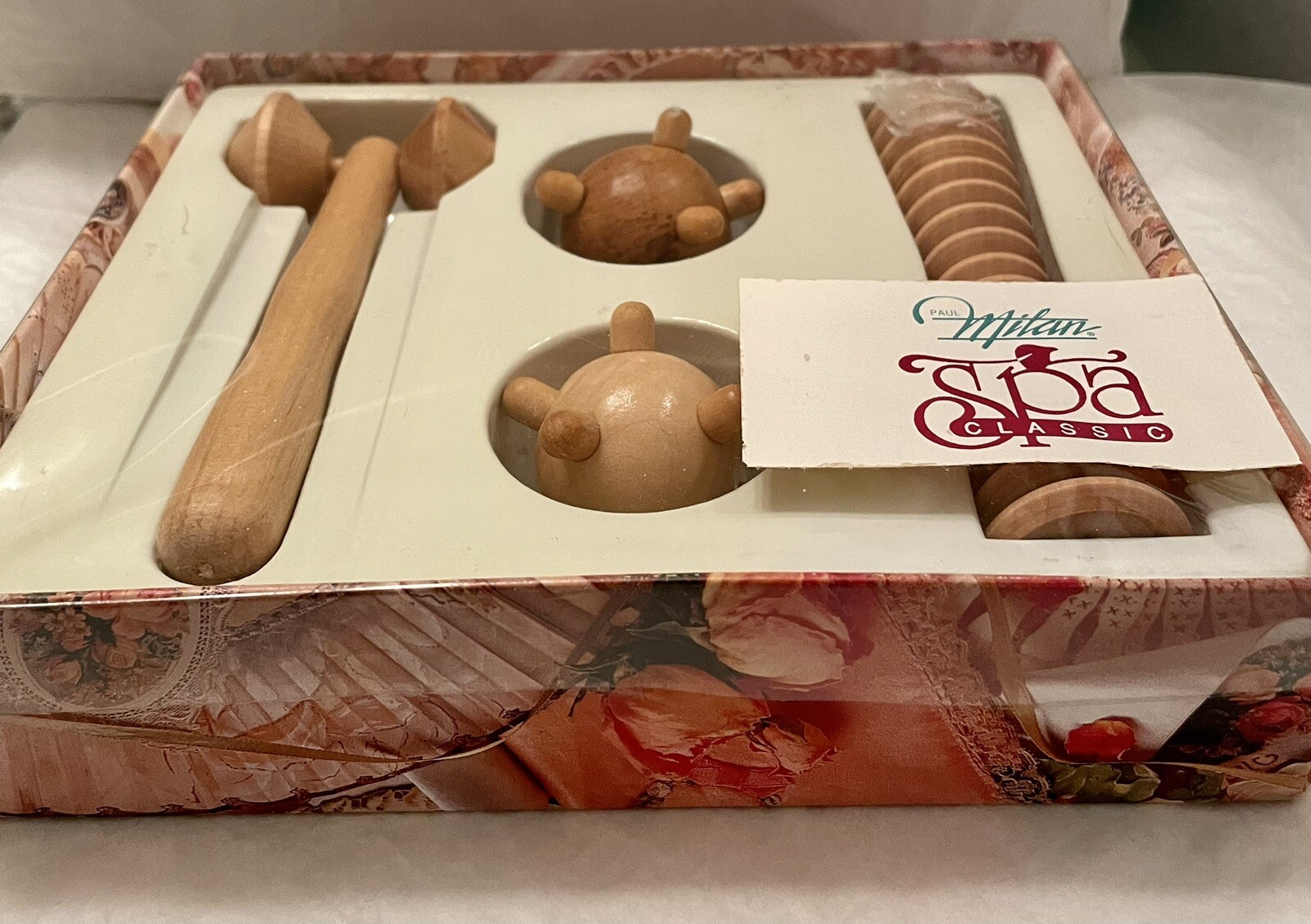Paul Milan SPA CLASSIC 4 PCE MASSAGE GIFT SET FOOT ROLLER, 2 MASSAGE BALLS NEW