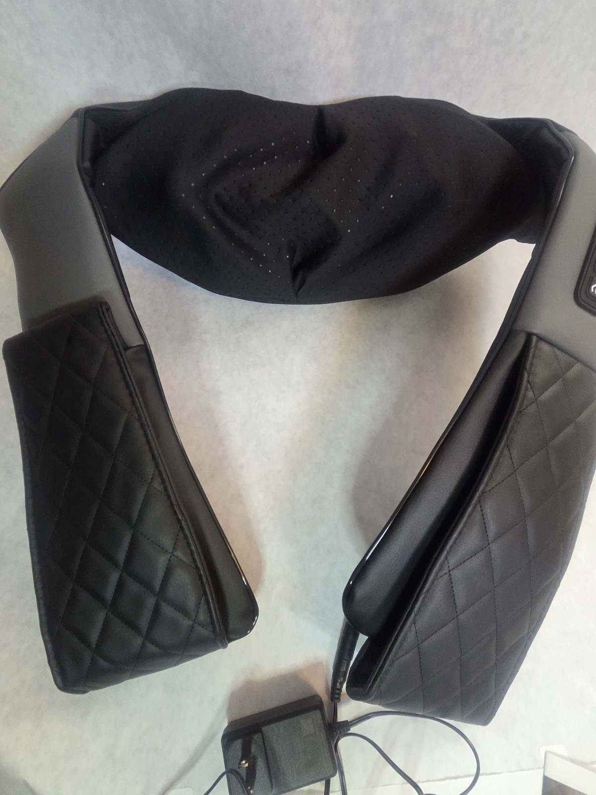 WOQQW Shiatsu Back & Neck Massager, Deep Tissue Kneading Massage w. Heat