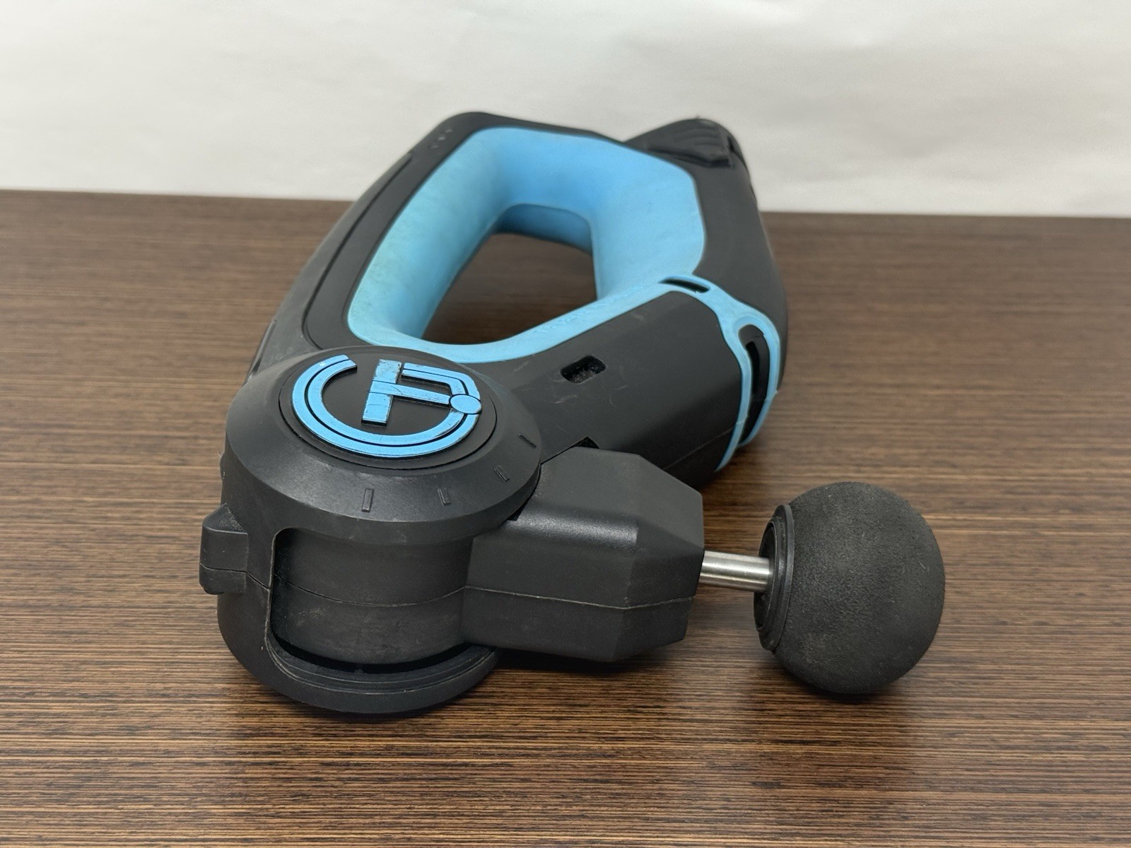 Theragun G2 PRO Massager with One Battery and One Attachment – Tested