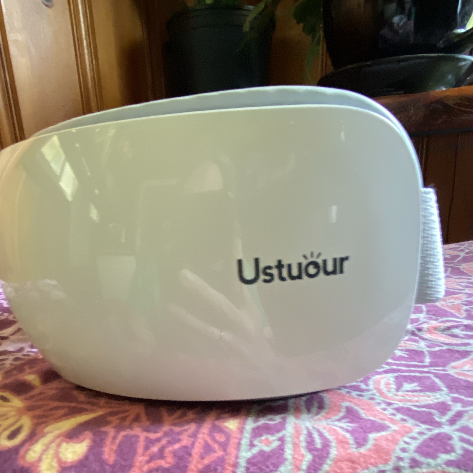 Ustuour UD-300 Electric Eye Massager Heated Air Compression Battery CE White