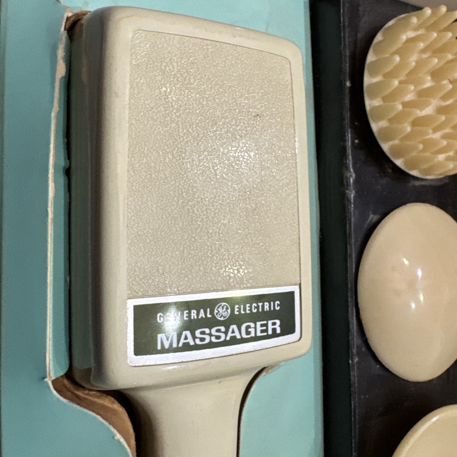 Vintage GE MR-1 Personal Massager in Original Box w/4 Attachments AND WORKS!