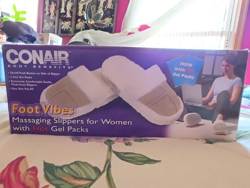 Conair body benefits Foot Vibes massaging slippers