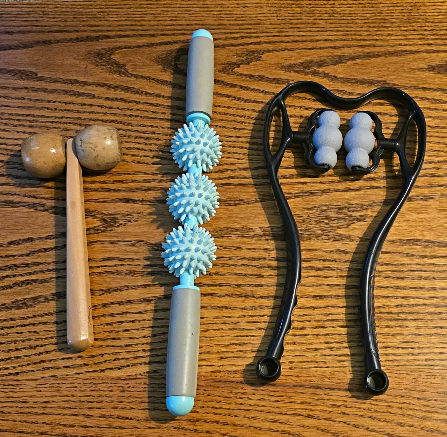 Invensys CRM Wooden Dual Ball Massage Roller, Manual Handheld Rolling for Back