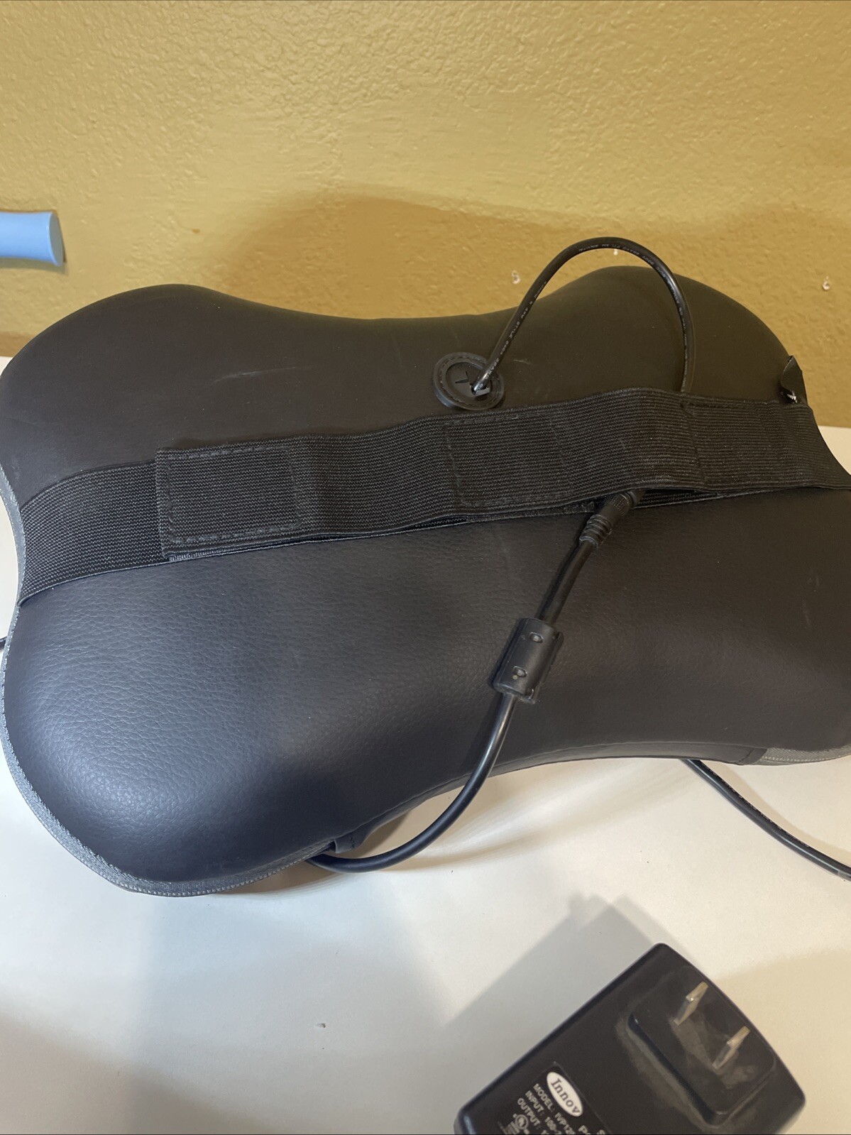 Zyllion Shiatsu Back & Neck Massager Pillow w/ Heat ZMA-13-BK Black