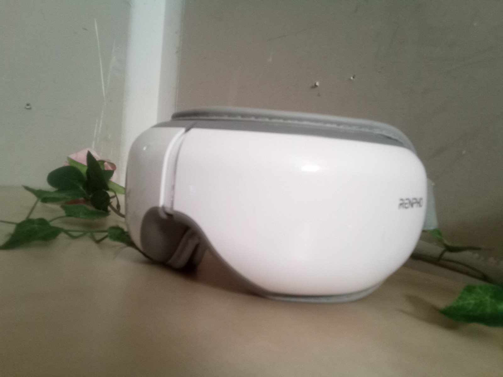 RENPHO RF-EM001 Cordless Heated Handheld Electric Eye Massager White/Gray