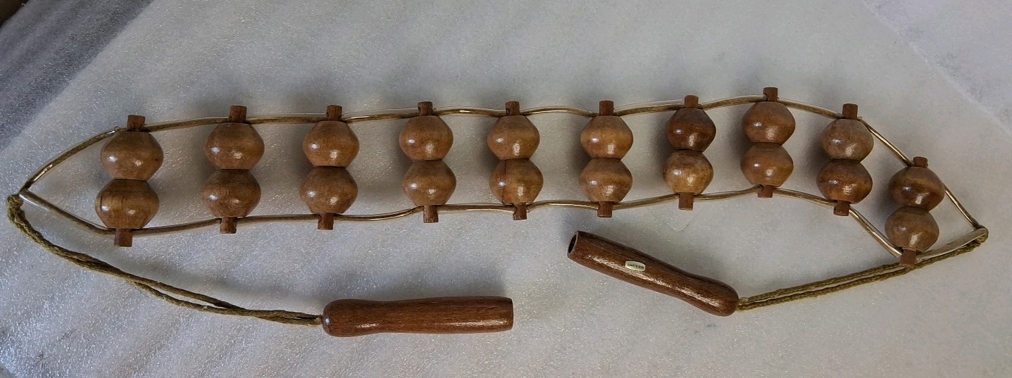 Vintage 20 Wooden Ball Back Roller Massager Therapeutic Tool Muscle Pain Relief