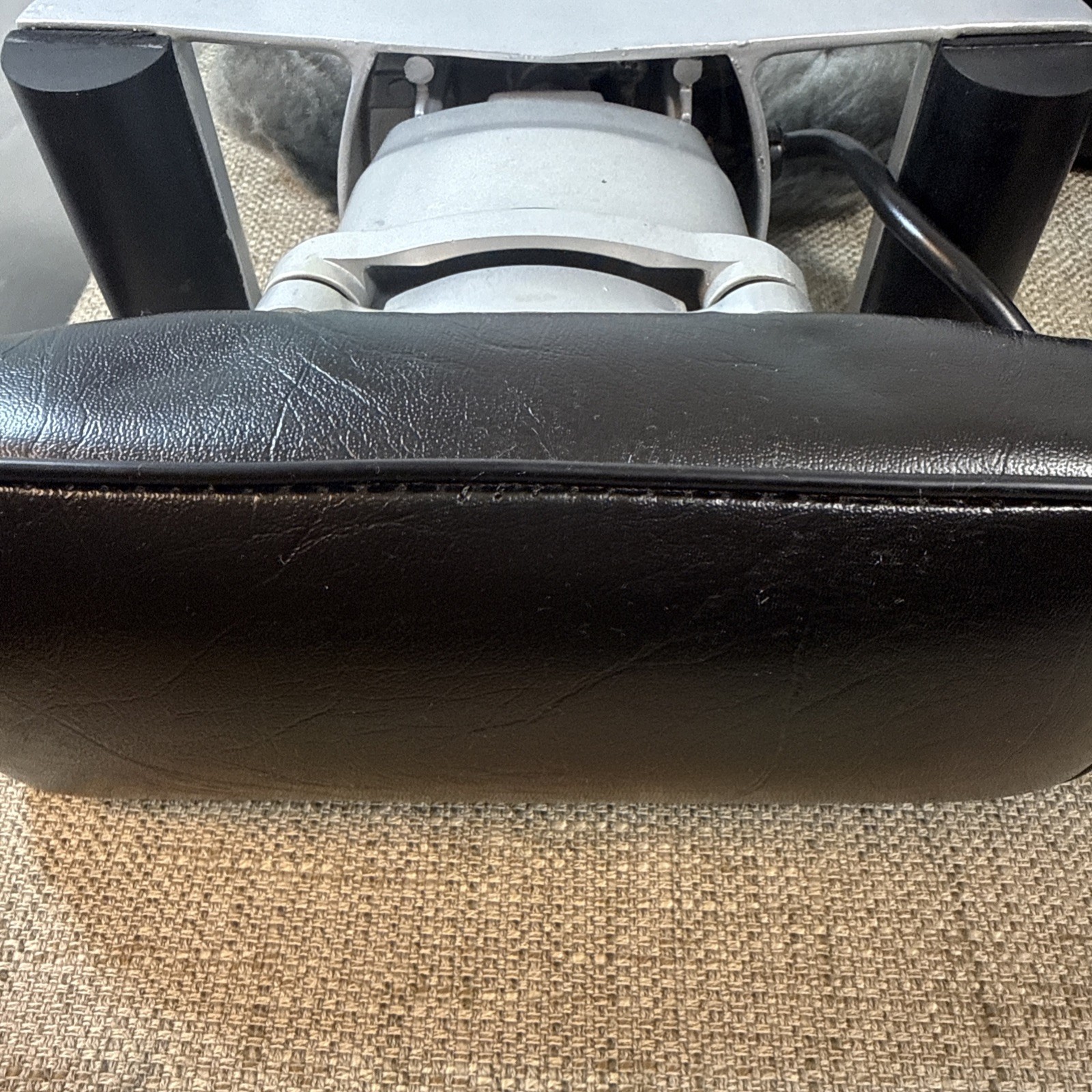 Morfam Geanie Rub M69-315A Deep Tissue Massager 120V With Cover and carry case