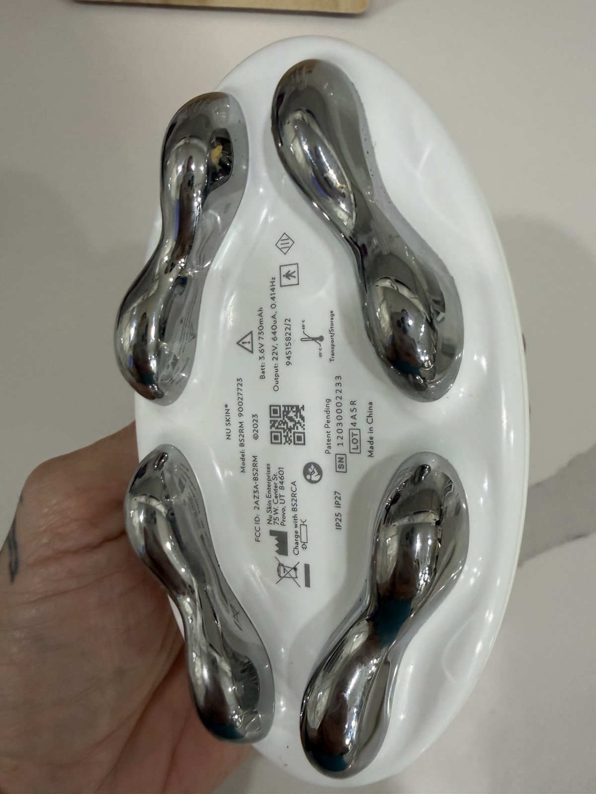 Nu Skin RenuSpa iO Handheld Body Massager Wireless Rechargeable White + Gel