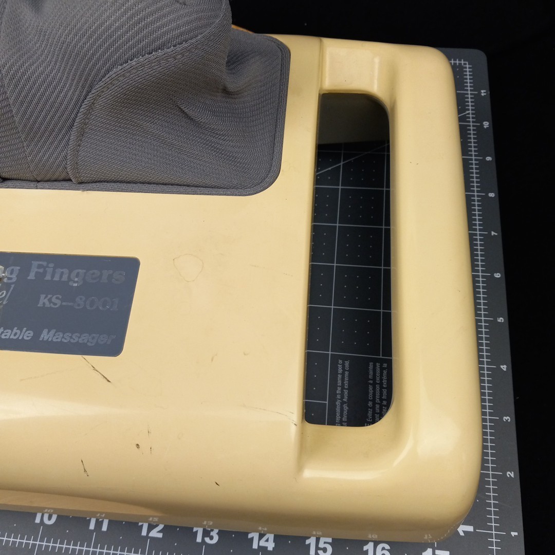 Kneading Fingers Deluxe Model KS-8001 Ultimate Portable Massager Tested & Works