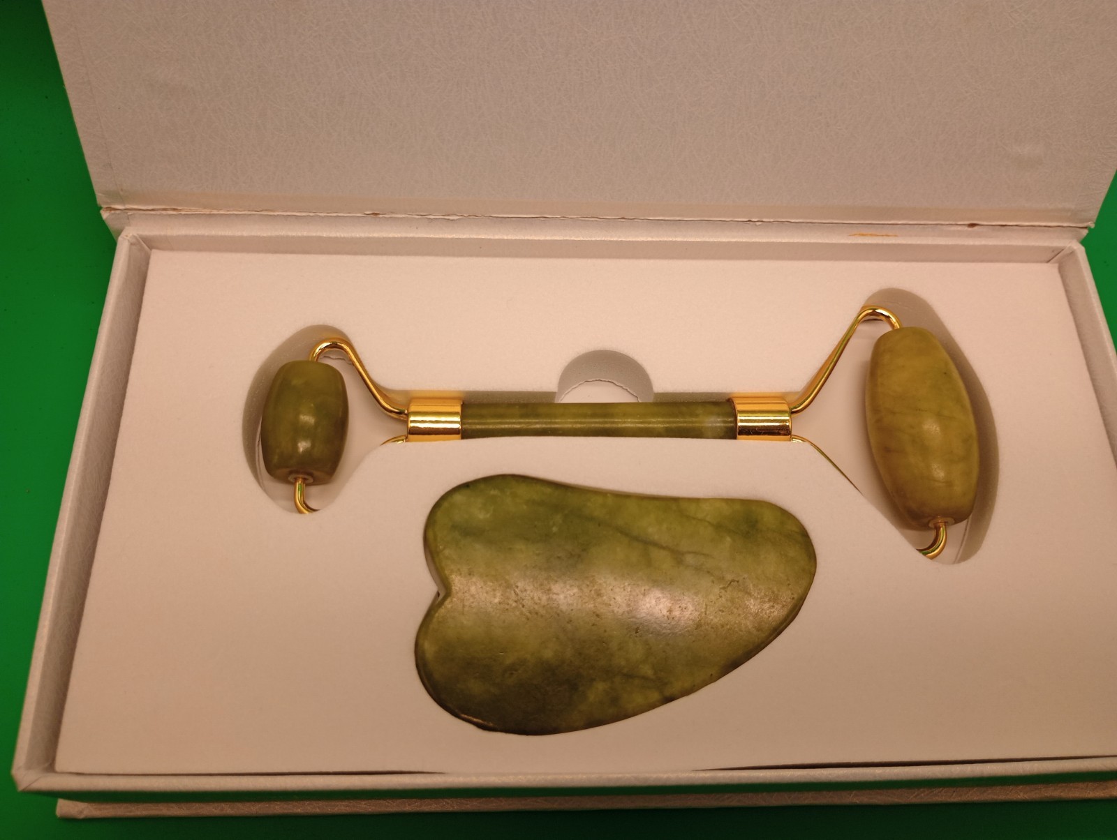 AVEDA Jade Face Massage Roller Gua Sha Set Esthetician Skincare Tool