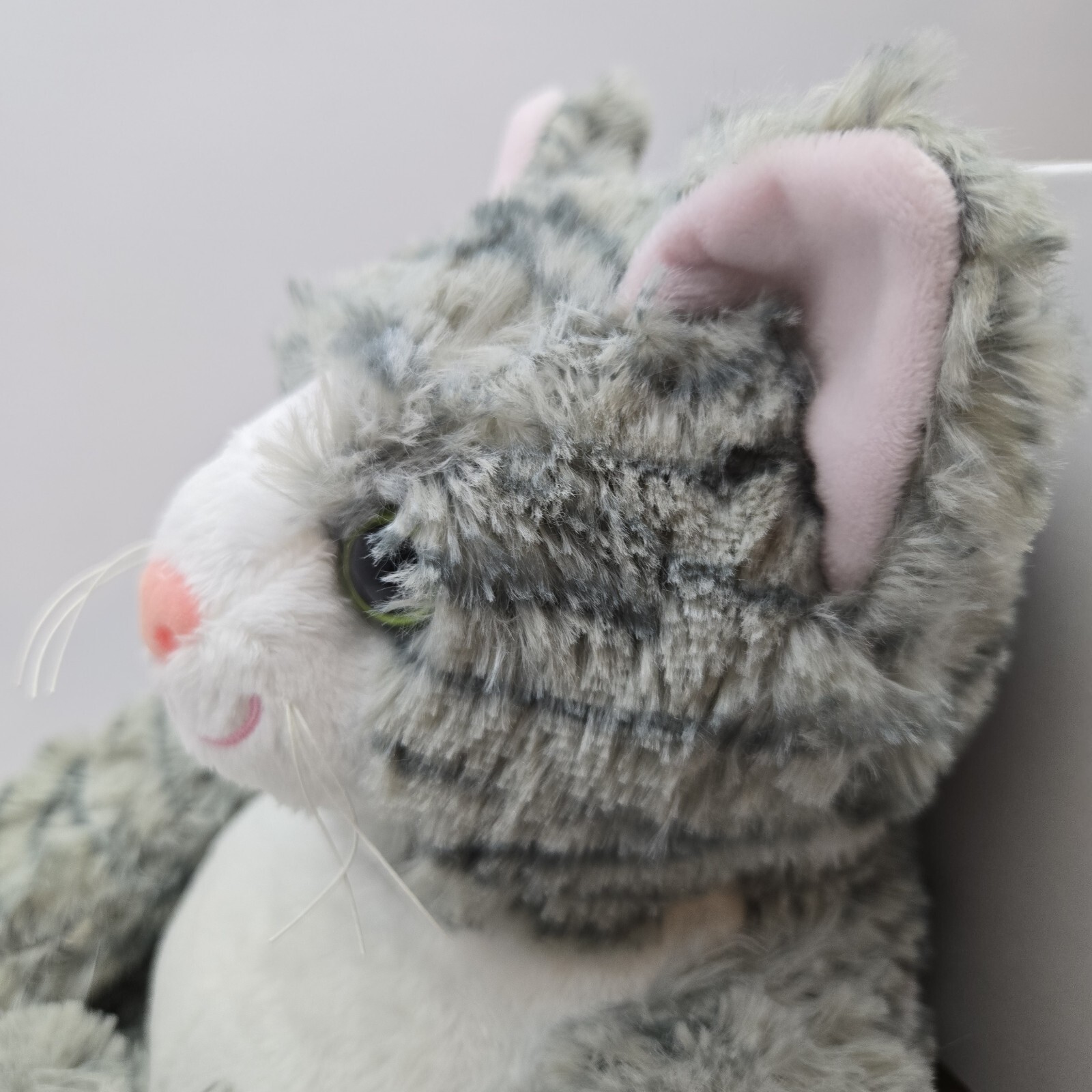 Health Touch Huggable Massaging Kitty Cat Plushy with Relaxing Vibrations