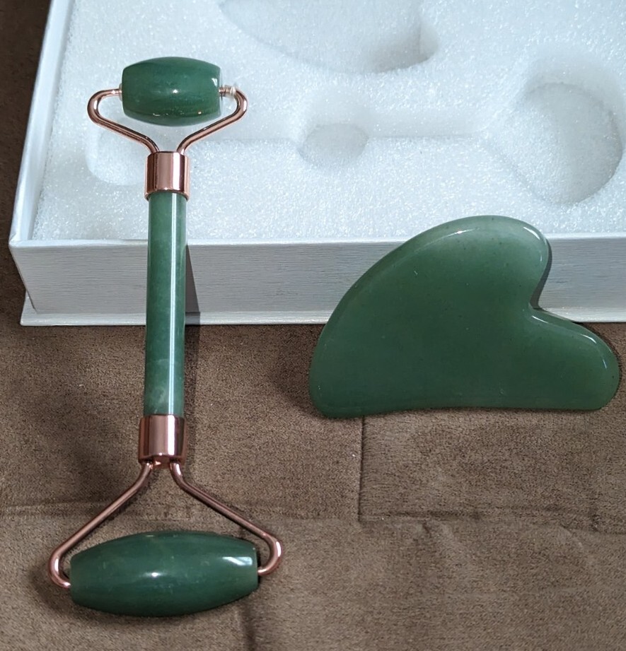 New Green Jade Roller/ Guasha Stone Massager, Relaxing Anti-aging Massager