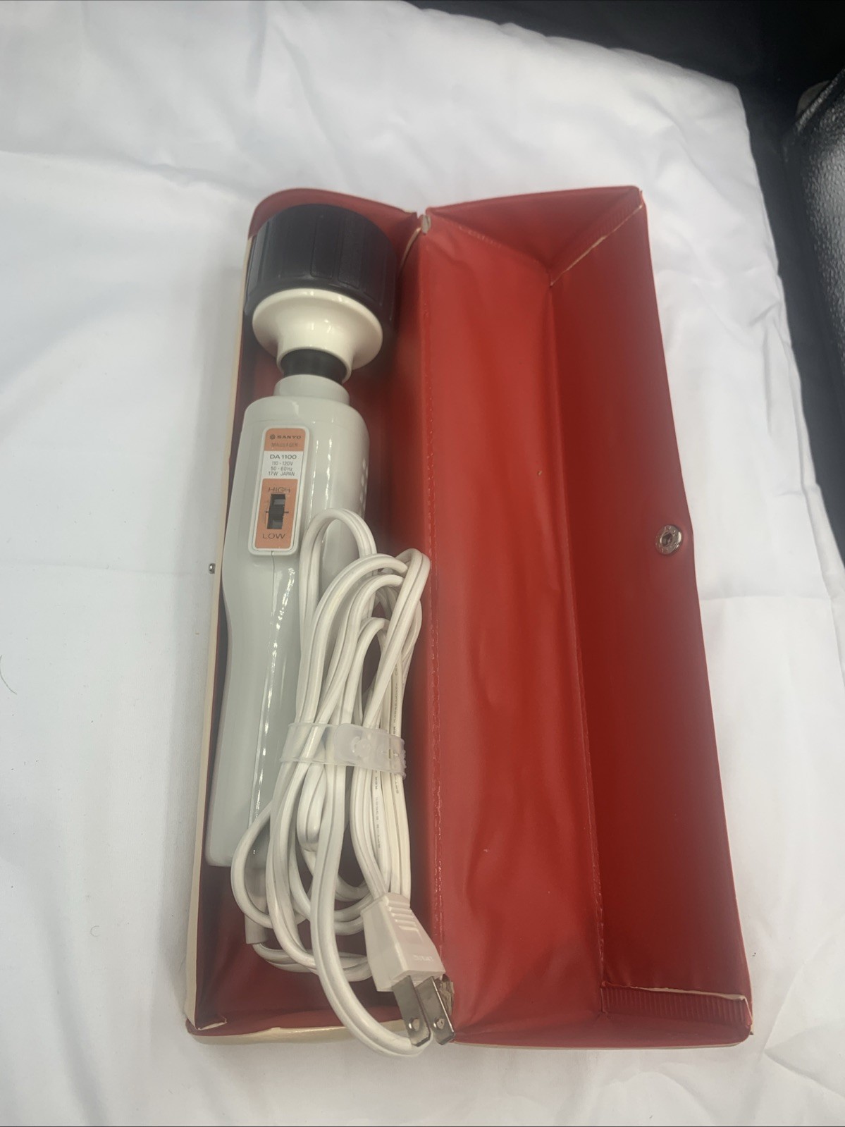 Vtg Sanyo Handheld Massager Wand Model DA 1100 Japan 2 Speed W/ OG Case.