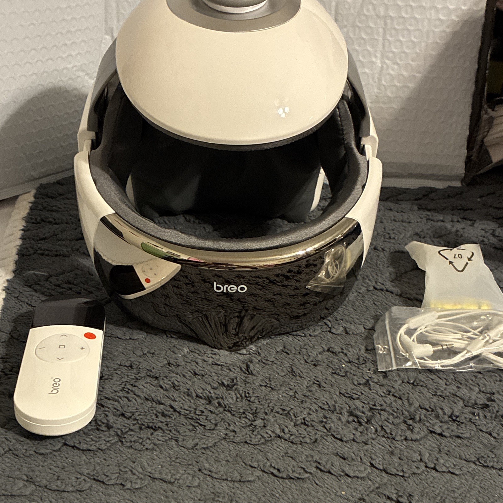Breo iDream3 Rechargeable Electric Head Massager w/ Remote, Heat White/Black