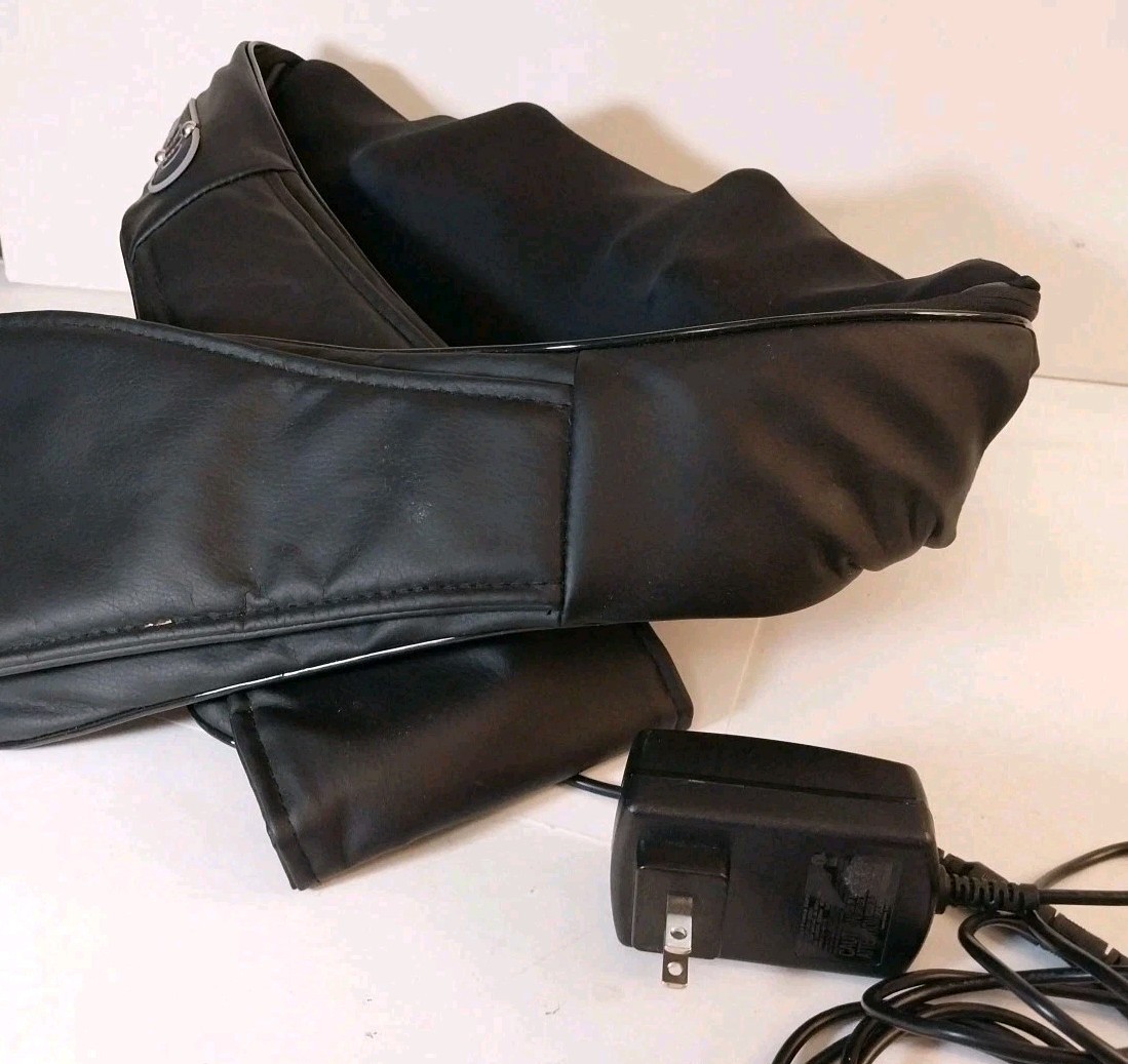 Rotating Massager Naipo Shiatsu 3D w/ Heat Neck Back Shoulder Blk Pre-Owned Boxd