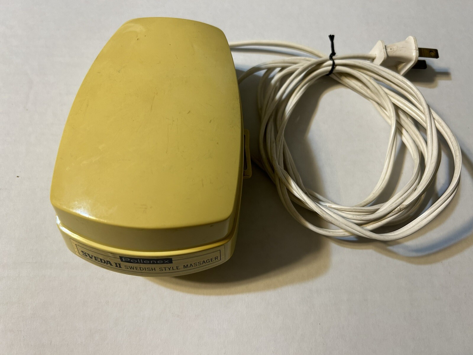 Vintage Pollenex Model S-180 Sveda II Swedish Style Handheld Massager UL Listed.