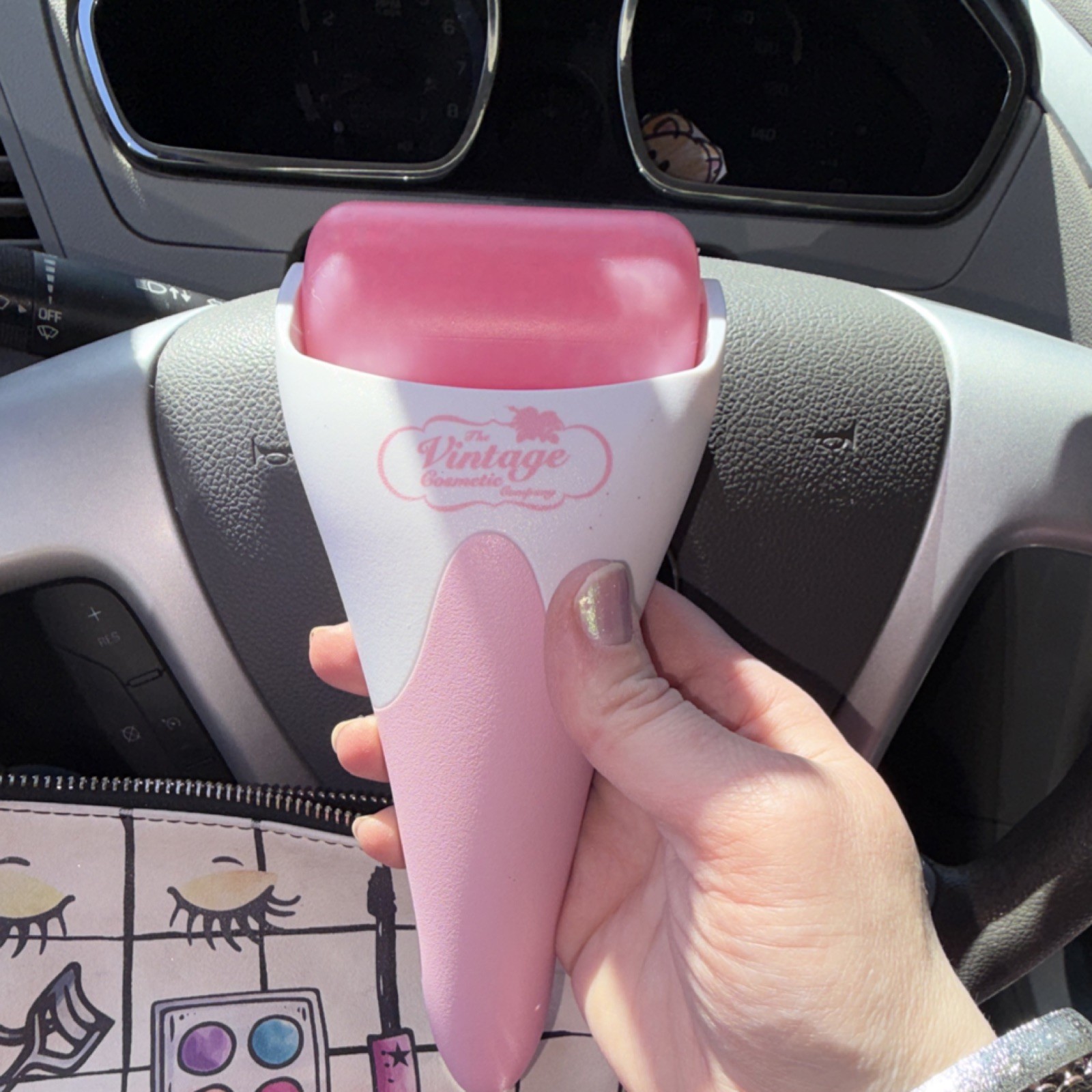 The Vintage Cosmetic Company Pink Handheld Face Massage Roller Plastic 1 Head