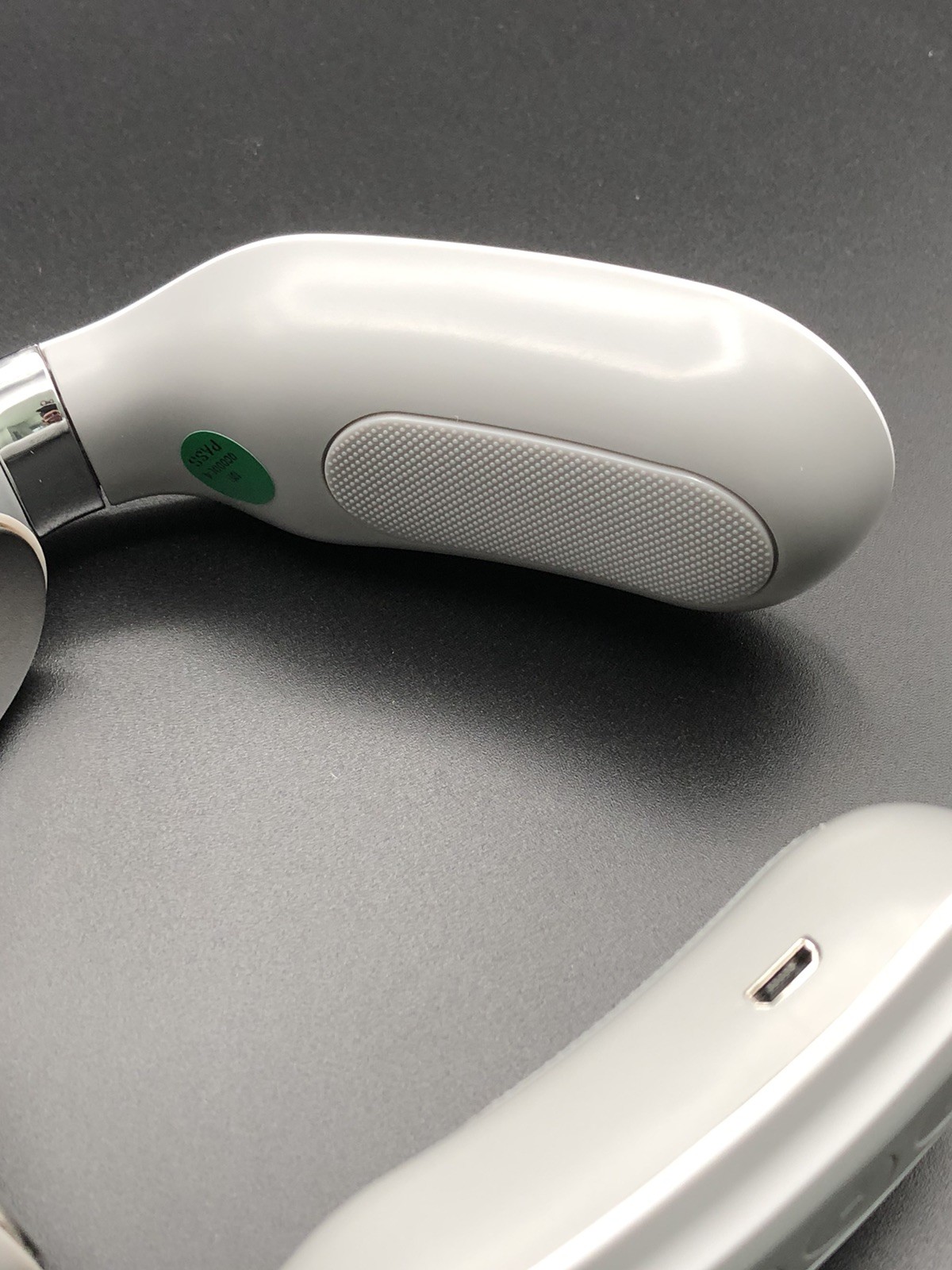 New In Box Smart Neck Cervical Massager JT-008 White Pain Relief Vibrating