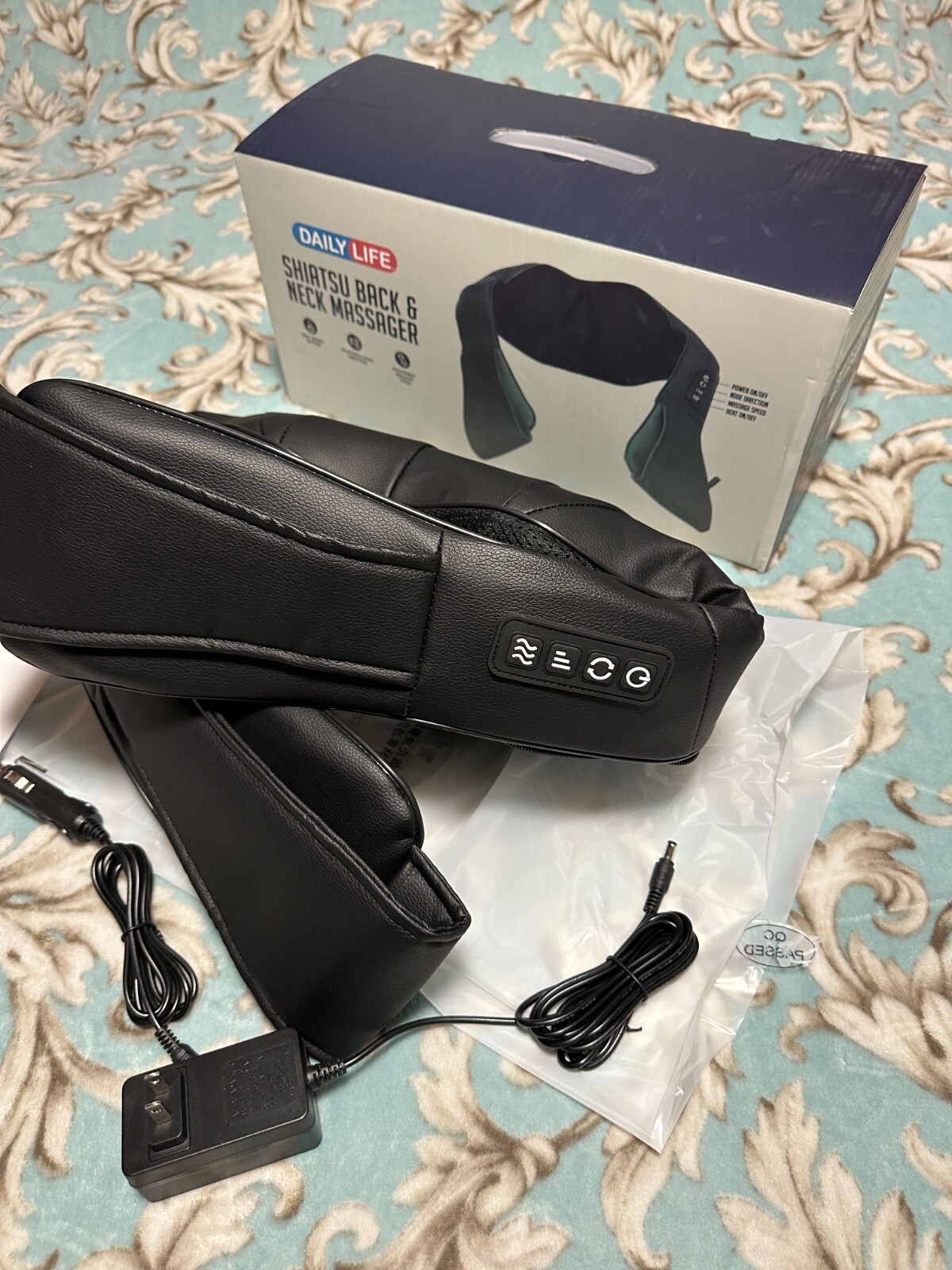 DAILY LIFE SHIATSU BACK & NECK MASSAGER WITH HEAT / DEEP KNEADING / ZC-3002