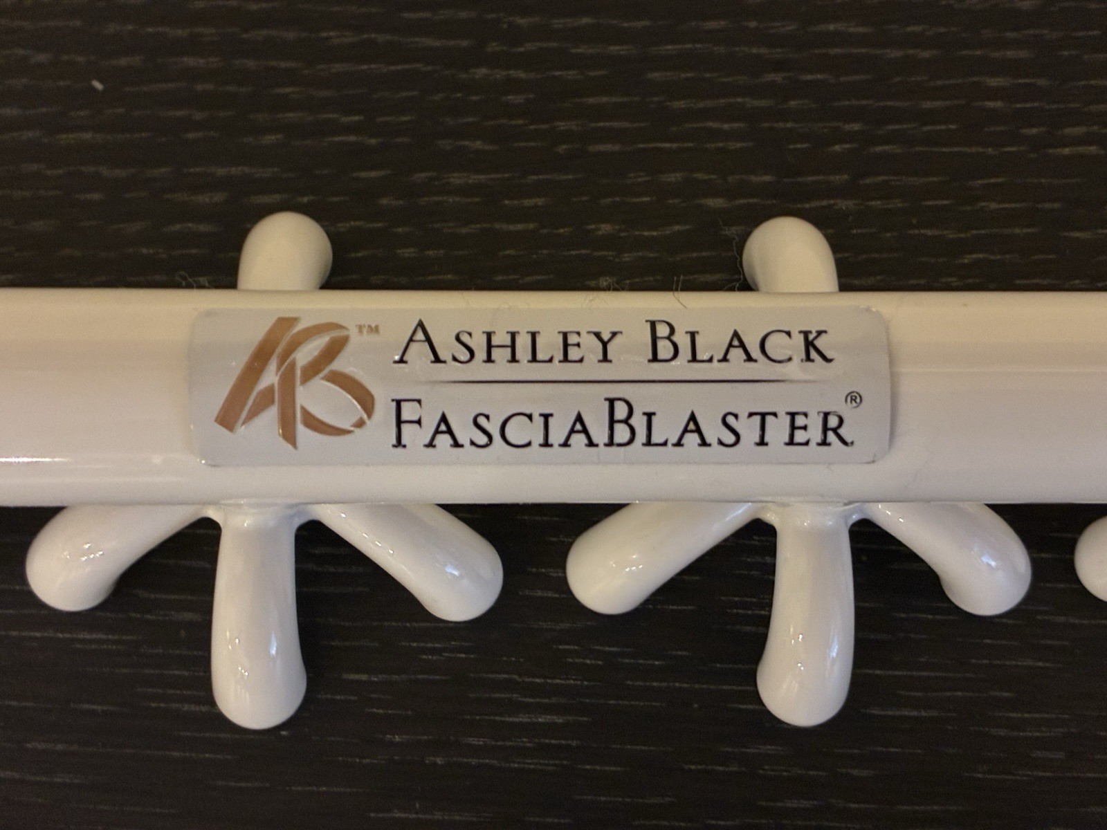 Cellulite Self Massager Ashley Black FasciaBlaster 21.7 Inch 4 Claw