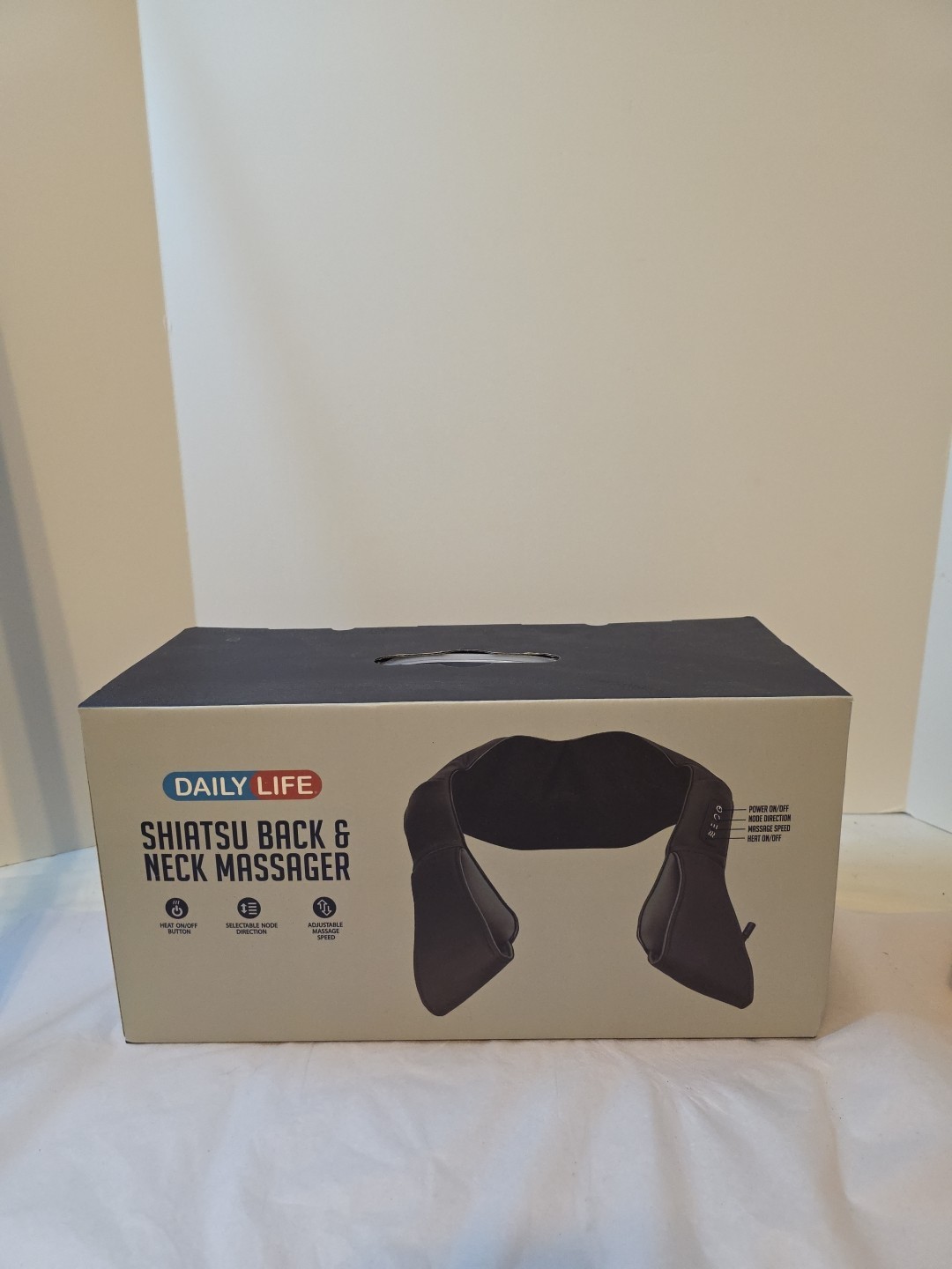 DAILY LIFE SHIATSU BACK & NECK MASSAGER WITH HEAT / DEEP KNEADING / ZC-3002